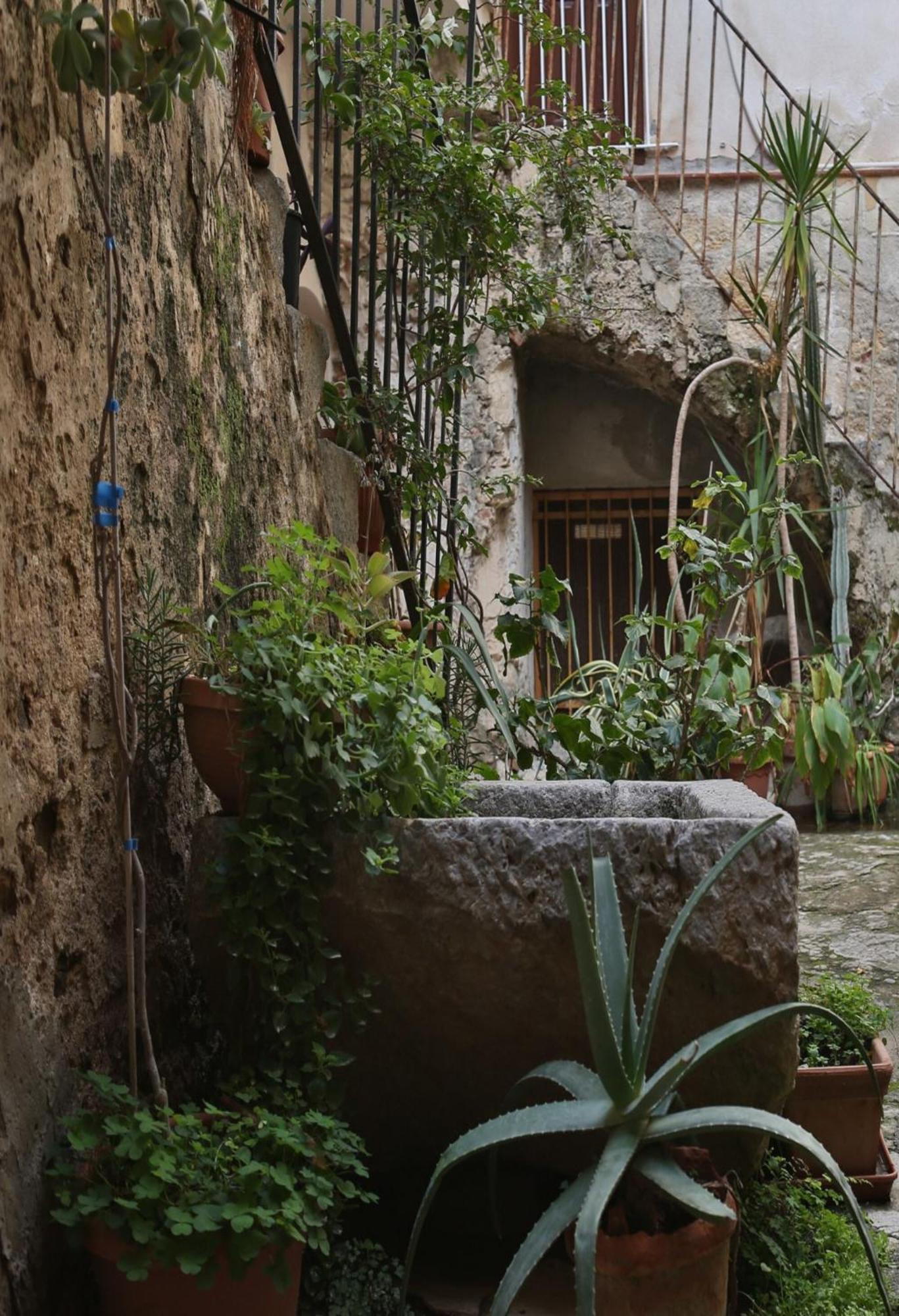 Terrazza Del Cortile - By Vacation Service เชฟาลู ภายนอก รูปภาพ